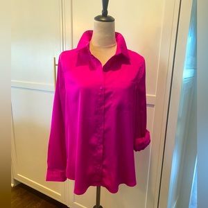 Women’s Button Down Silky Top by Skies are Blue in size Medium